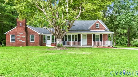 101 Poorhouse Ln, Drakes Branch, VA 23937