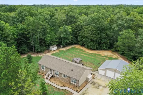 19601 Creekside Dr, Spring Grove, VA 23881
