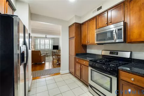 Kitchen - 38 E Lock Ln #4, Richmond, VA 23226 photo 3 of 3