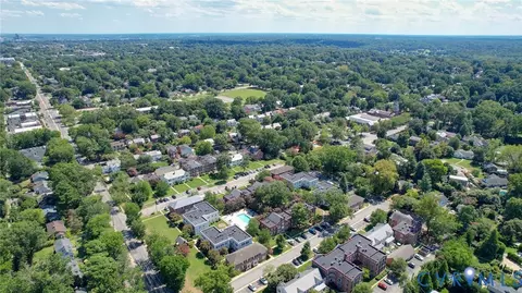 View/Area - 38 E Lock Ln #4, Richmond, VA 23226 photo 4 of 5