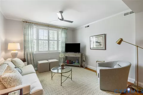 Living - 38 E Lock Ln #4, Richmond, VA 23226 photo 2 of 3