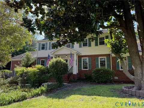 629 Lord Dunmore Dr, Virginia Beach, VA 23464