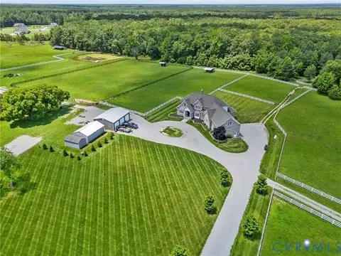 13320 Farm View Dr, Ashland, VA 23005