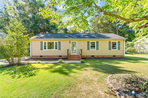 3105 Lalonde Dr, Chester, VA 23831