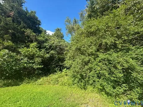 25913 Tidewater Trl, Dunnsville, VA 22454