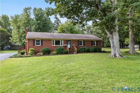 9819 Graves Rd, Petersburg, VA 23803
