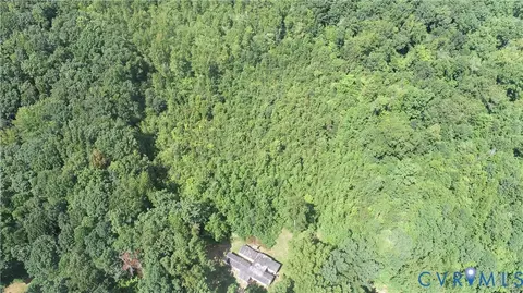 277 Snail Creek Rd, Green Bay, VA 23942