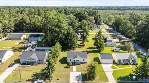 View/Area - 302 A Jarratt Ave, Jarratt, VA 23867 photo 2 of 3