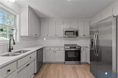 Kitchen - 302 A Jarratt Ave, Jarratt, VA 23867 photo 2 of 3