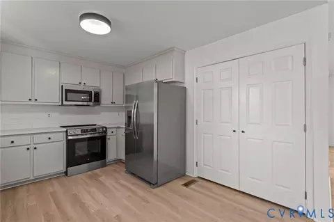Kitchen - 302 A Jarratt Ave, Jarratt, VA 23867 photo 3 of 3