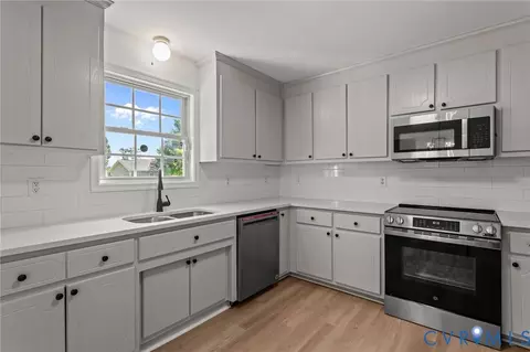 Kitchen - 302 A Jarratt Ave, Jarratt, VA 23867 photo 1 of 3