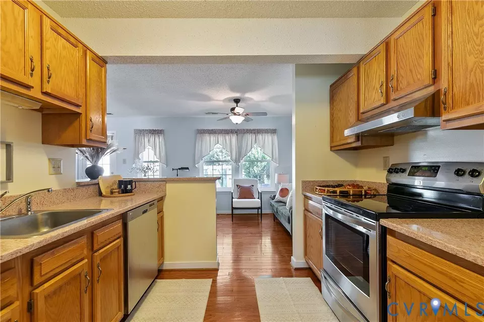 Kitchen - 2904 Sara Jean Ter, Glen Allen, VA 23060 photo 2 of 4