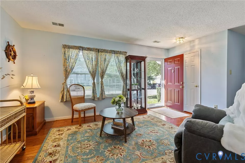 Entry Way - 2904 Sara Jean Ter, Glen Allen, VA 23060 photo 3 of 7