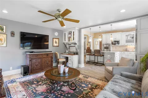 Living - 516 Mt Hermon Rd, Midlothian, VA 23112 photo 2 of 4