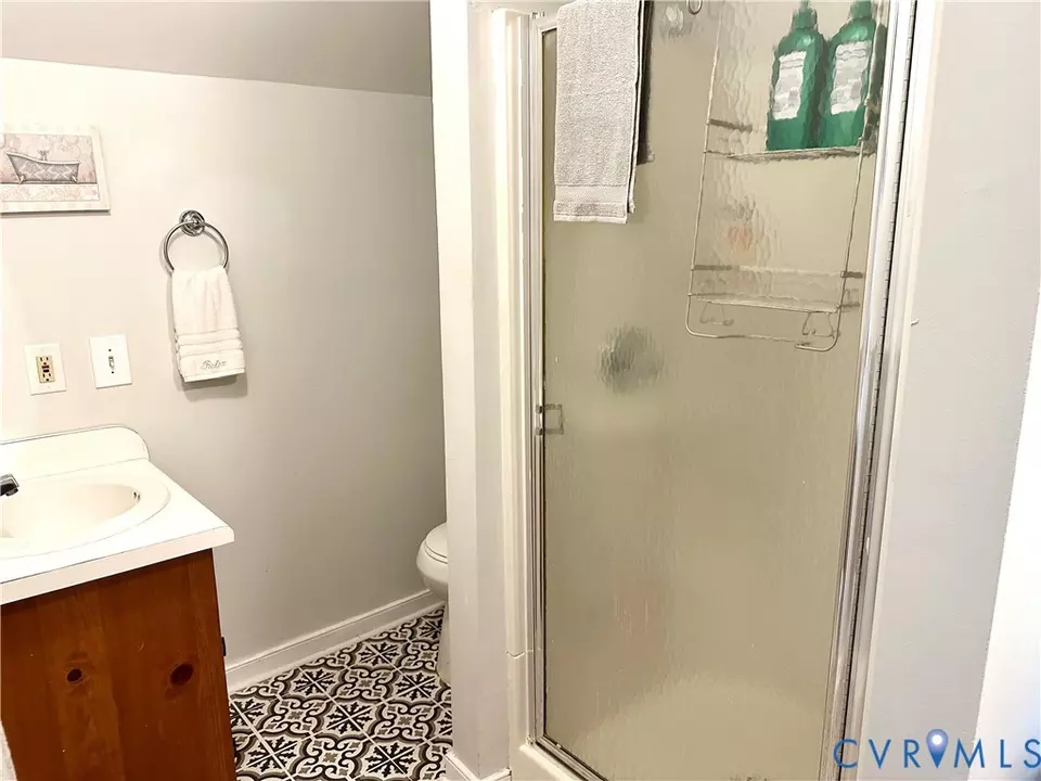 Bath - 145 Carroll Ave, Colonial Heights, VA 23834 photo 2 of 2