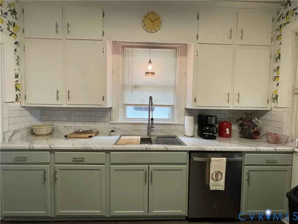 Kitchen - 145 Carroll Ave, Colonial Heights, VA 23834 photo 4 of 6