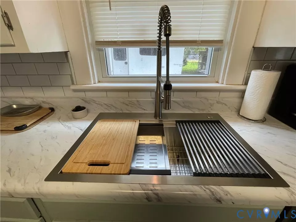 Kitchen - 145 Carroll Ave, Colonial Heights, VA 23834 photo 5 of 6