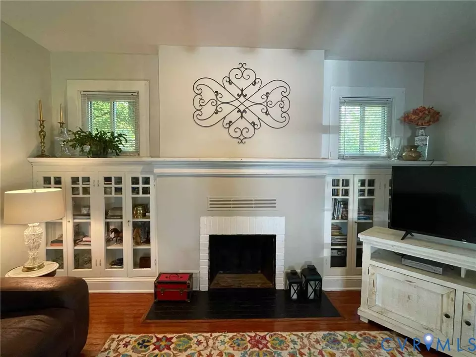 Living - 145 Carroll Ave, Colonial Heights, VA 23834 photo 2 of 3