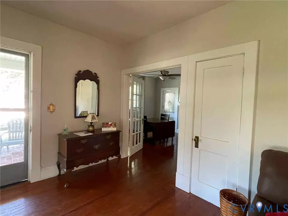 Entry Way - 145 Carroll Ave, Colonial Heights, VA 23834 photo 2 of 6