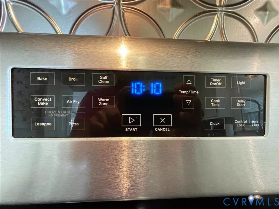 Kitchen - 145 Carroll Ave, Colonial Heights, VA 23834 photo 2 of 6