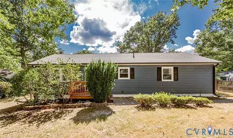 2 Hillcrest Dr, Stafford, VA 22556