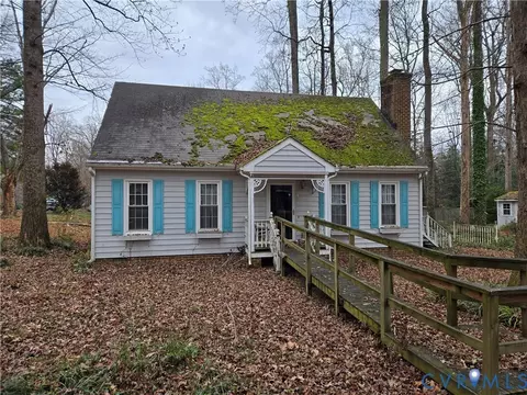 2201 Oxer Ct, North Chesterfield, VA 23235