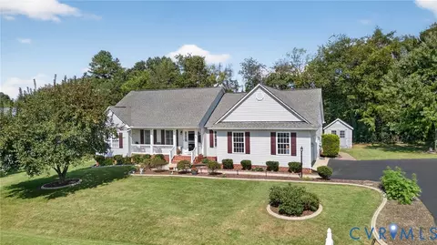 275 Roper Dr, Bowling Green, VA 22427