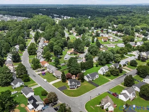 View/Area - 7423 Pineleaf Dr, North Chesterfield, VA 23234 photo 4 of 5