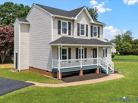 Exterior - 7423 Pineleaf Dr, North Chesterfield, VA 23234 photo 3 of 10