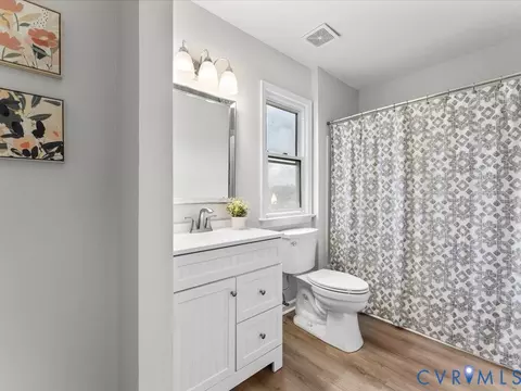 Bath - 7423 Pineleaf Dr, North Chesterfield, VA 23234 photo 2 of 5