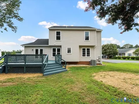 Exterior - 7423 Pineleaf Dr, North Chesterfield, VA 23234 photo 6 of 10