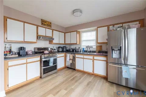 12351 Willow Oaks Ln, Wilsons, VA 23894