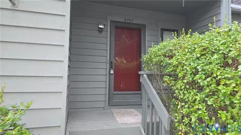 9737 Groundhog Dr, North Chesterfield, VA 23235