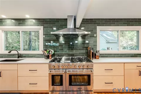 Kitchen - 5730 Grove Forest Rd, Midlothian, VA 23112 photo 5 of 10