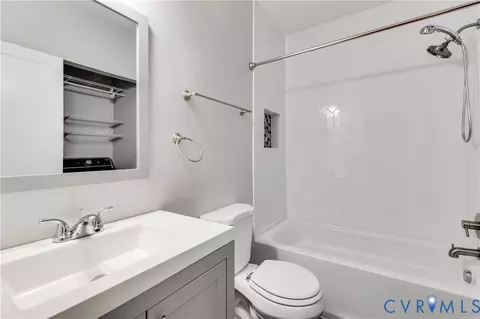 Bath - 2111 Barton Ave, Richmond, VA 23222 photo 5 of 5