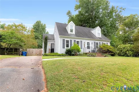 7131 Foxlair Dr, Mechanicsville, VA 23111