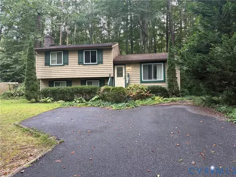13207 Gate Post Ct, Midlothian, VA 23112 photo 2
