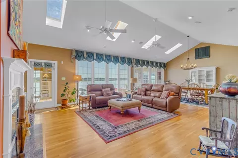 2052 Laytons Landing Rd, Champlain, VA 22438 photo 4