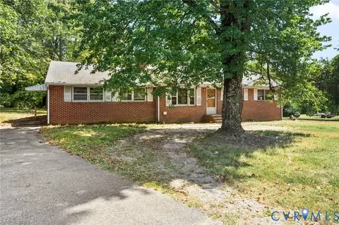 1566 Cumberland Rd, Farmville, VA 23901