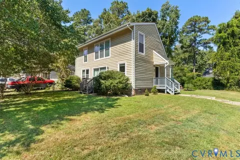 15806 Roland View Dr, Chester, VA 23831