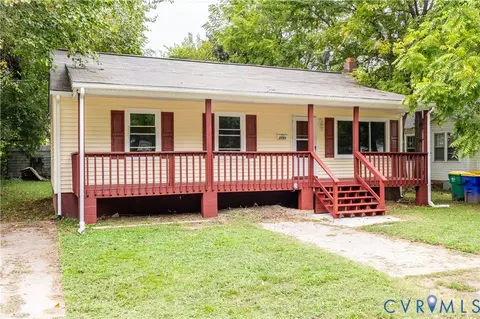 208 S 12th Ave #A, Hopewell, VA 23860