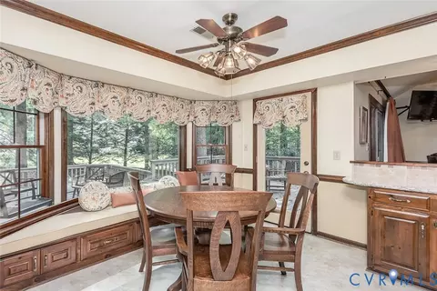Dining - 3012 E Brittington, Williamsburg, VA 23185 photo 5 of 5