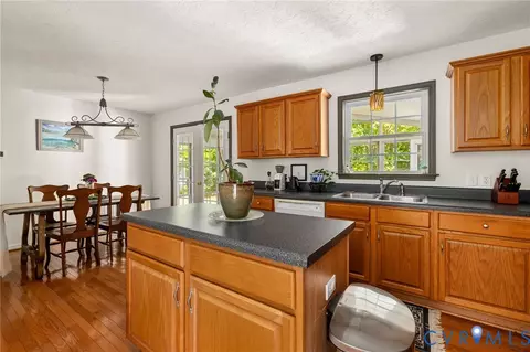 Kitchen - 314 Shelton Bend Dr, Bumpass, VA 23024 photo 3 of 3