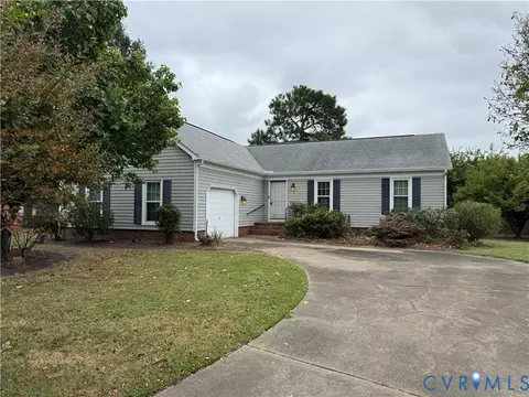 36 Sandpiper Ct, Hampton, VA 23669 photo 2