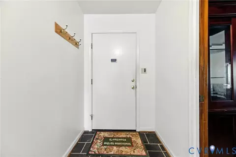 36 Sandpiper Ct, Hampton, VA 23669 photo 5