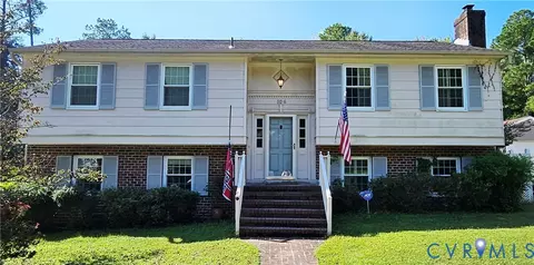 106 Tudor Rd, Colonial Heights, VA 23834