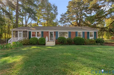 310 E Gwynnfield Rd, Tappahannock, VA 22560