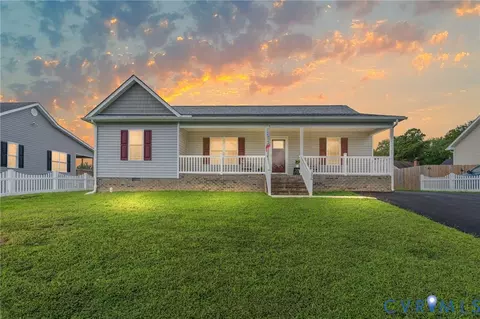 336 Pinecliffe Dr, Colonial Heights, VA 23834