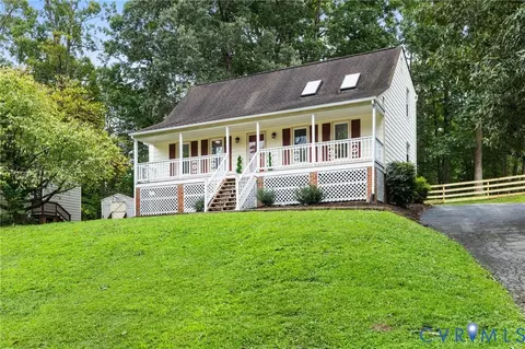 2713 Mistwood Forest Dr, Chester, VA 23831