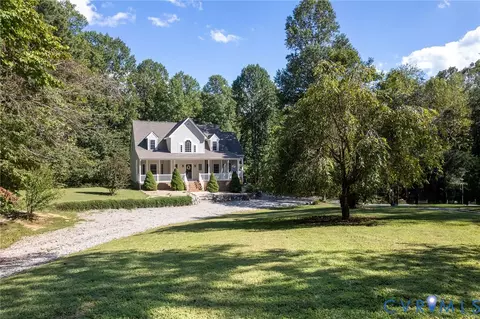 7994 Stonewall Dr, Amelia Court House, VA 23002